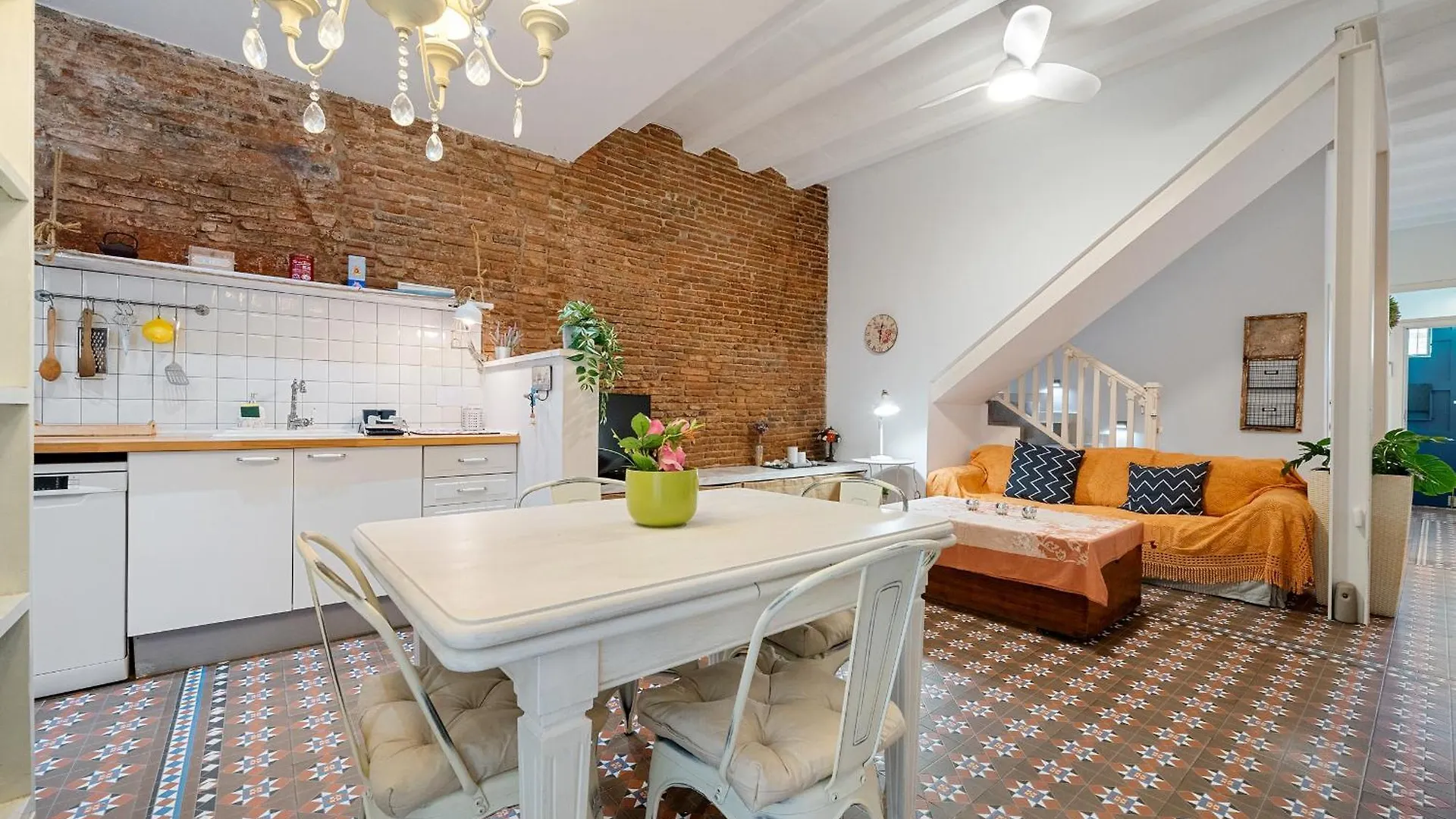 Vila Hauzify I Casa D'Anselm Clave Calella 0*,  Španělsko